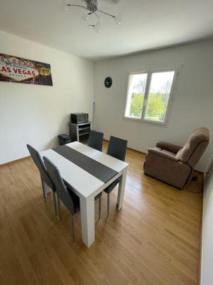 Appartement Le Domaine Des Libellules Proche Walibi Corbelin Экстерьер фото